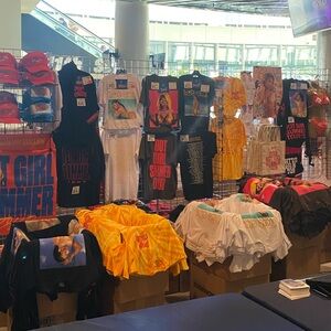 Hot girl summer tour merch 2XL